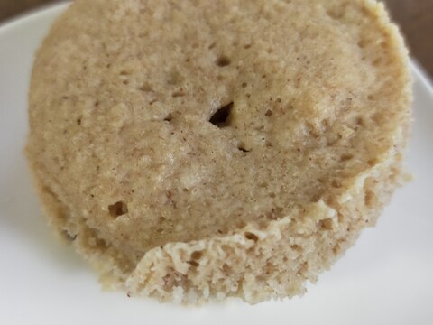 卵なし、牛乳なしのレーズンオートミール蒸しパン